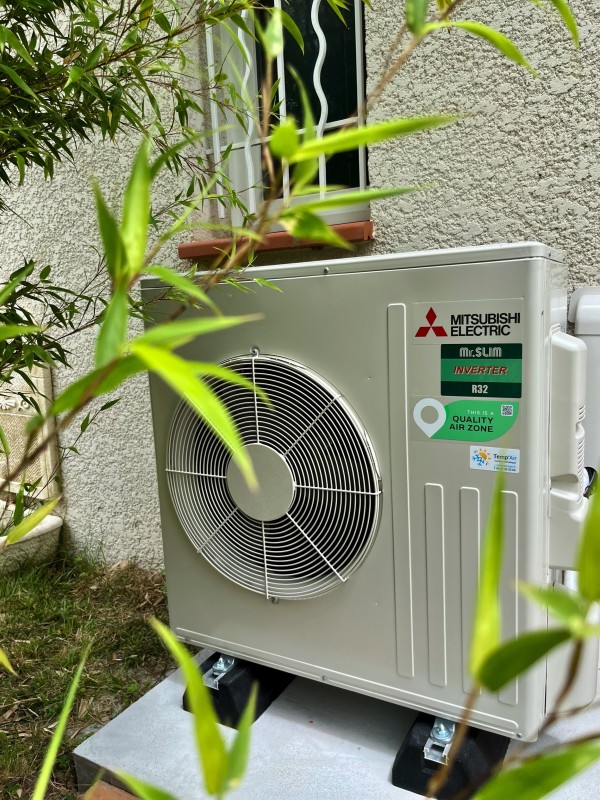 Groupe extérieur gainable installé par Temp'Air