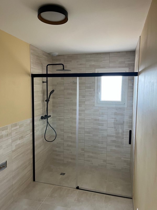 Paroi de douche coulissante noire 