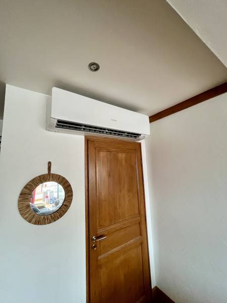 Remplacement d'une climatisation dans une maison de ville au centre de L'Isle-Jourdain dans le Gers